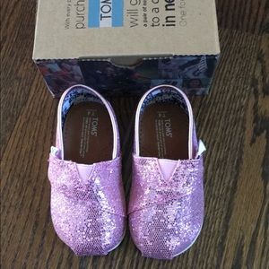 BNWT Pink Glitter Tiny Toms, Size 4. With dust bag